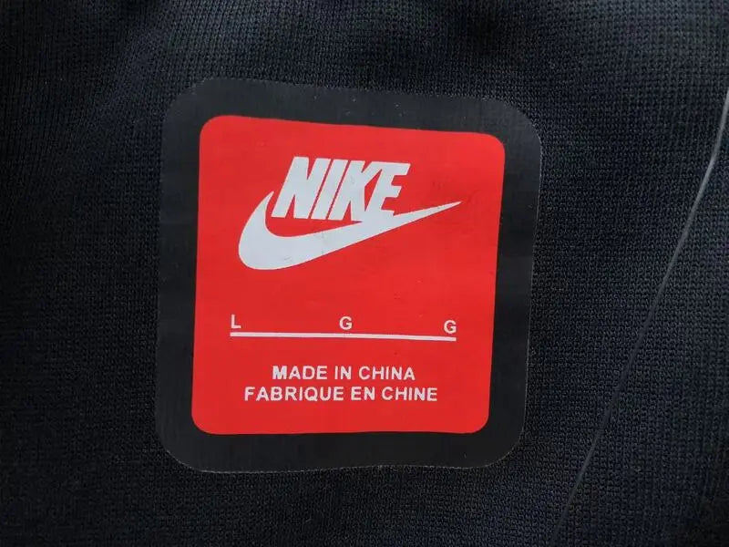 Nike Tech Fleece Black (reflective) -   The Plug