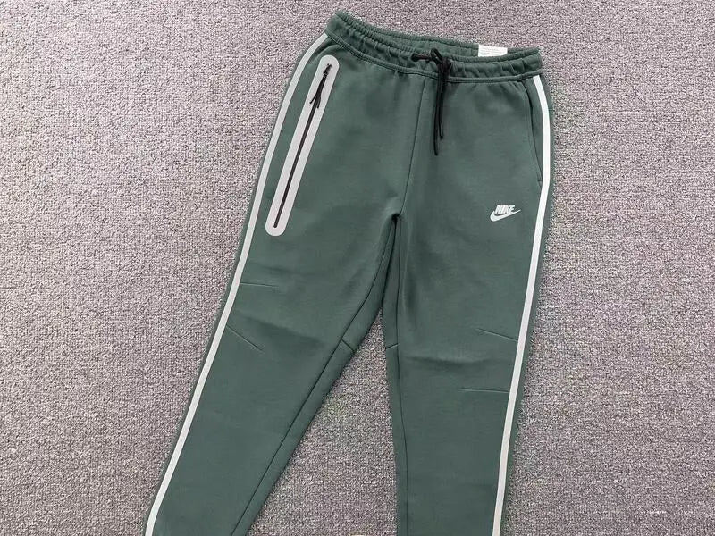 Nike Tech Fleece Green (reflective) -   The Plug 