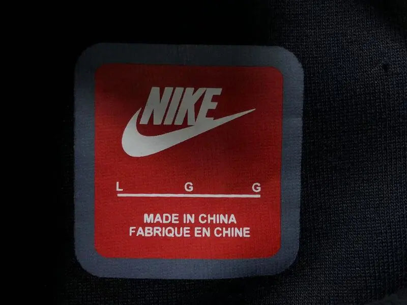 Nike Tech Fleece Green (reflective) -   The Plug 